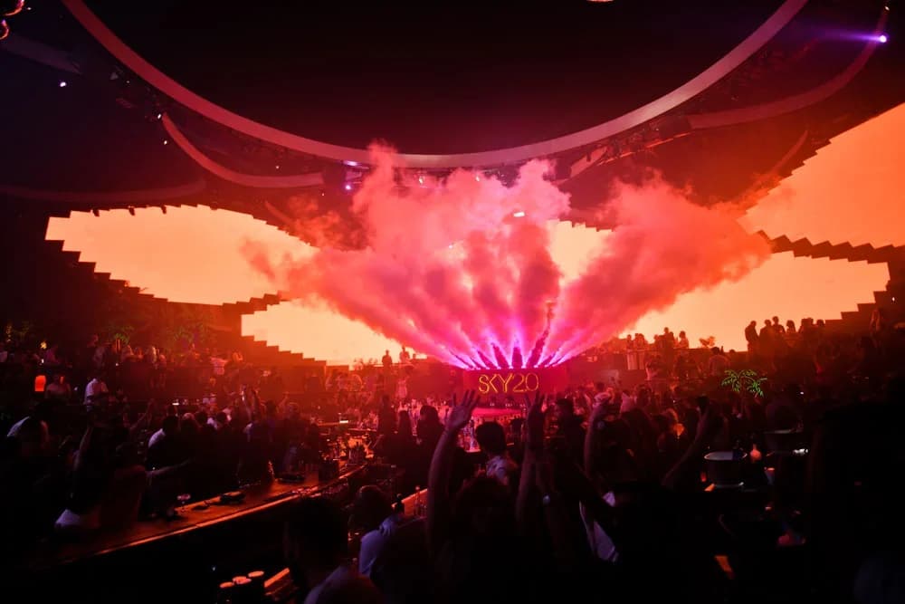 Dubai’s nightclubs offer an exciting and diverse nightlife experience