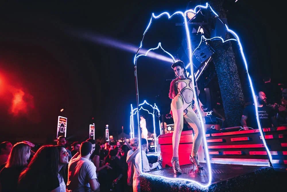 Dive into the vibrant nightlife of Dubai