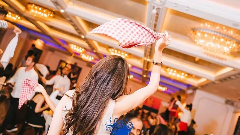 Nightlife in Dubai: Explore the Nightlife Restaurants, Bars and the Best Nightclubs in DubaiNightlife in Dubai: Explore the Nightlife Restaurants, Bars and the Best Nightclubs in Dubai