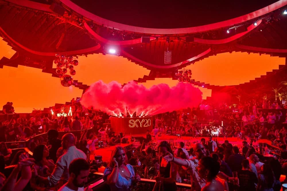 Where to Find the Best Rooftop Bars in Dubai for Unforgettable Views and Drinks